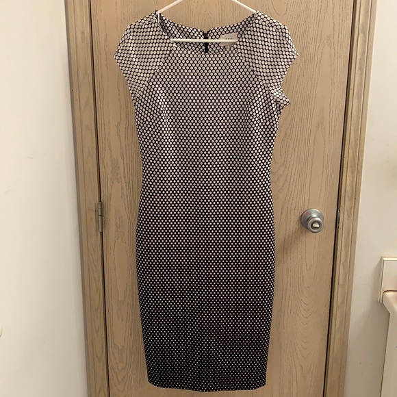 Dress - Picture 1 of 5